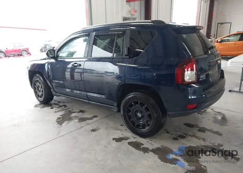 2016 Jeep Compass Latitude z USA, uszkodzony, nr VIN 1C4NJDEB9GD616853
